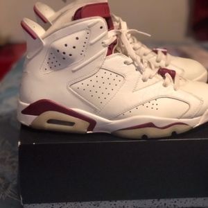 Maroon 6s will clean shoes before shipping